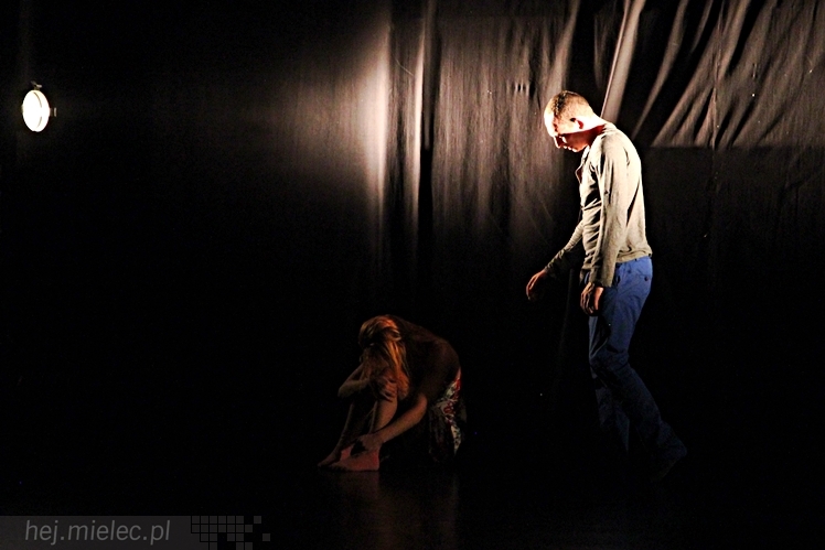 VIII Ogólnopolski Festiwal Tańca Współczesnego - Natalia Madejczyk i Michał Łabuś w spektaklu ?Uwikłani?
