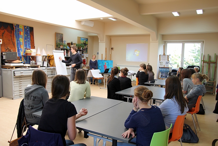 Dwa miesiące ?Wariacji kulturalnych?: ponad 1200 uczestników, 20 wykładowców i 12 działań