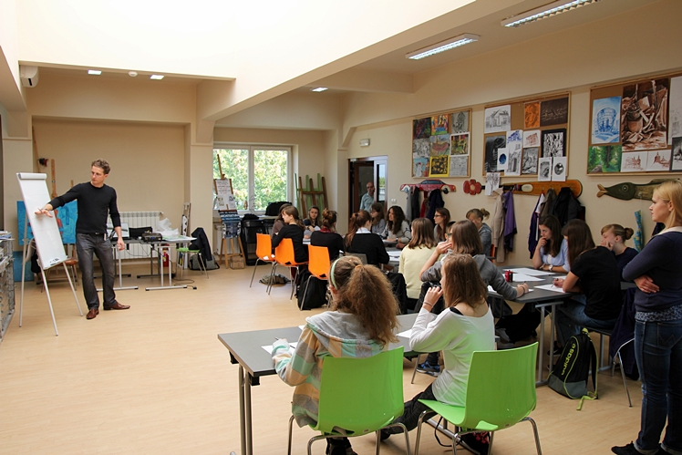 Dwa miesiące ?Wariacji kulturalnych?: ponad 1200 uczestników, 20 wykładowców i 12 działań