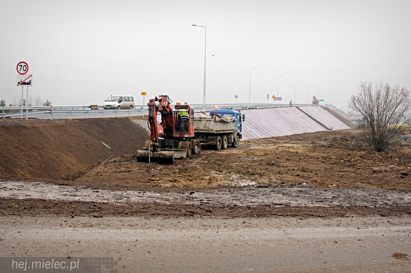 Zbliża się termin budowy ?rzochowskiego? etapu obwodnicy. Droga praktycznie gotowa