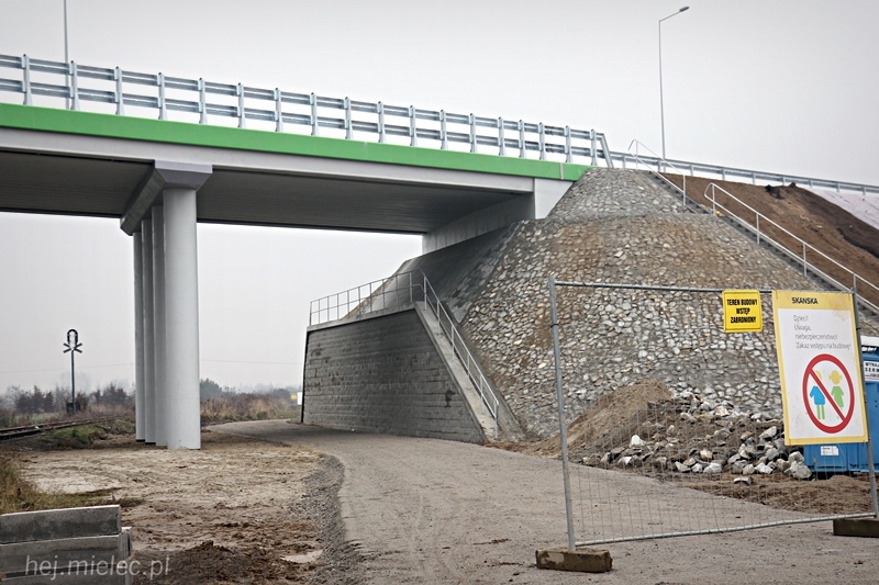 Zbliża się termin budowy ?rzochowskiego? etapu obwodnicy. Droga praktycznie gotowa