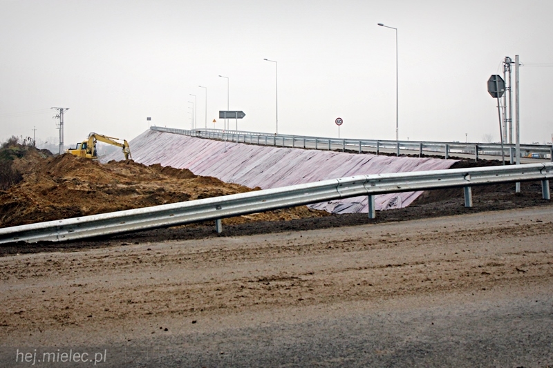 Zbliża się termin budowy ?rzochowskiego? etapu obwodnicy. Droga praktycznie gotowa