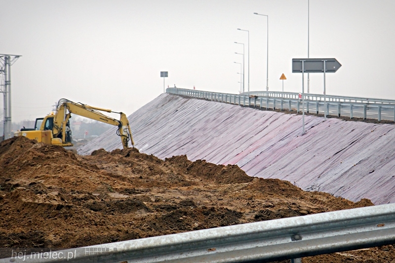 Zbliża się termin budowy ?rzochowskiego? etapu obwodnicy. Droga praktycznie gotowa