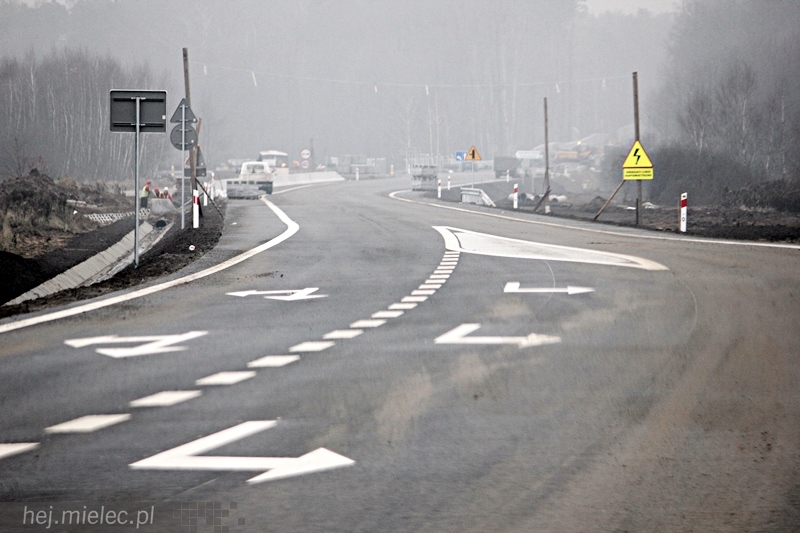 Zbliża się termin budowy ?rzochowskiego? etapu obwodnicy. Droga praktycznie gotowa