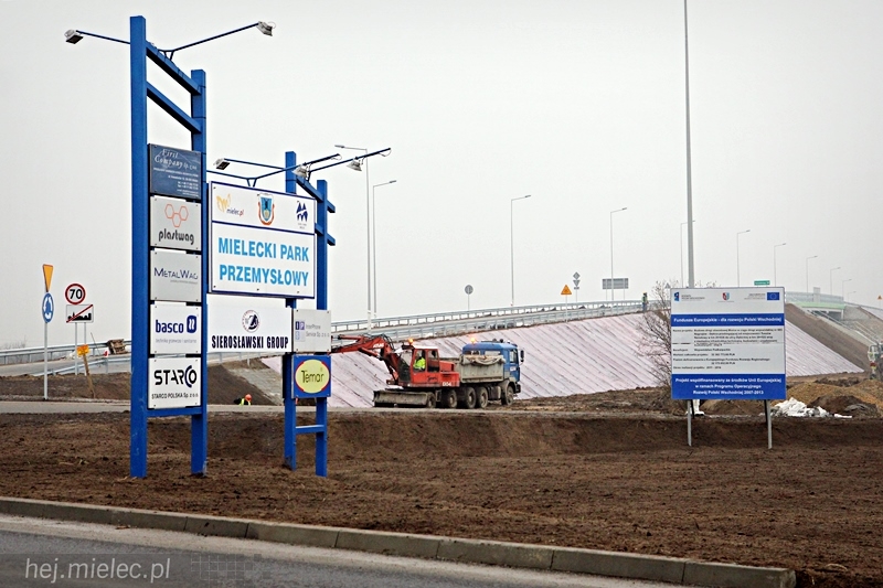 Zbliża się termin budowy ?rzochowskiego? etapu obwodnicy. Droga praktycznie gotowa