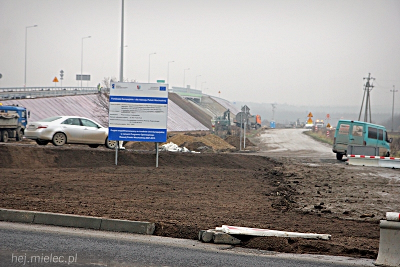 Zbliża się termin budowy ?rzochowskiego? etapu obwodnicy. Droga praktycznie gotowa