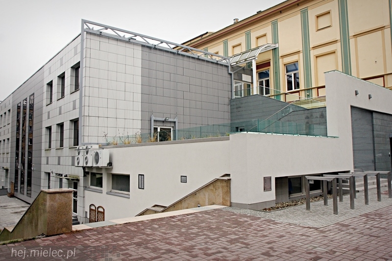 Tarasy SCK zyskały nowe oblicze, wiosną się zazielenią