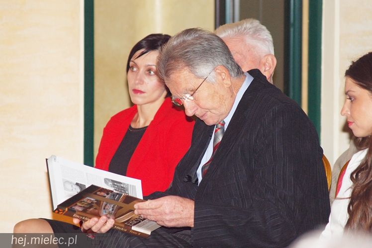 Jest czwarty tom Encyklopedii Mielca