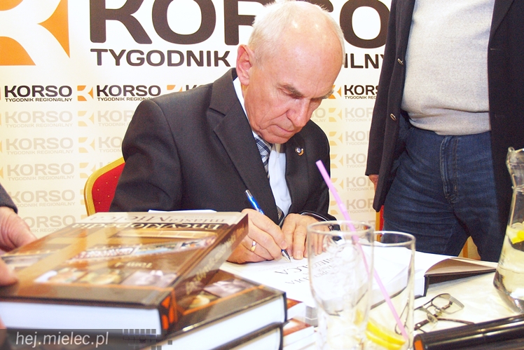 Jest czwarty tom Encyklopedii Mielca