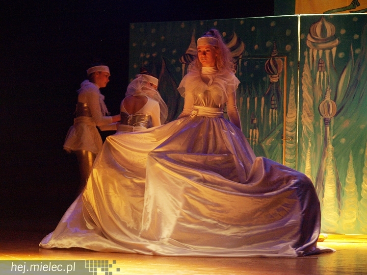 XIII Przegląd Zespołów Tanecznych ?Pasikonik 2014?