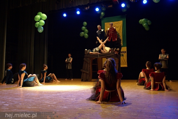 XIII Przegląd Zespołów Tanecznych ?Pasikonik 2014?