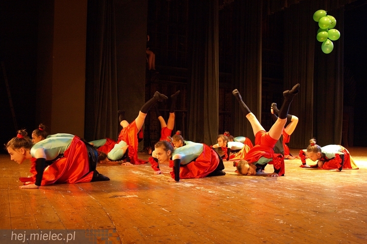 XIII Przegląd Zespołów Tanecznych ?Pasikonik 2014?