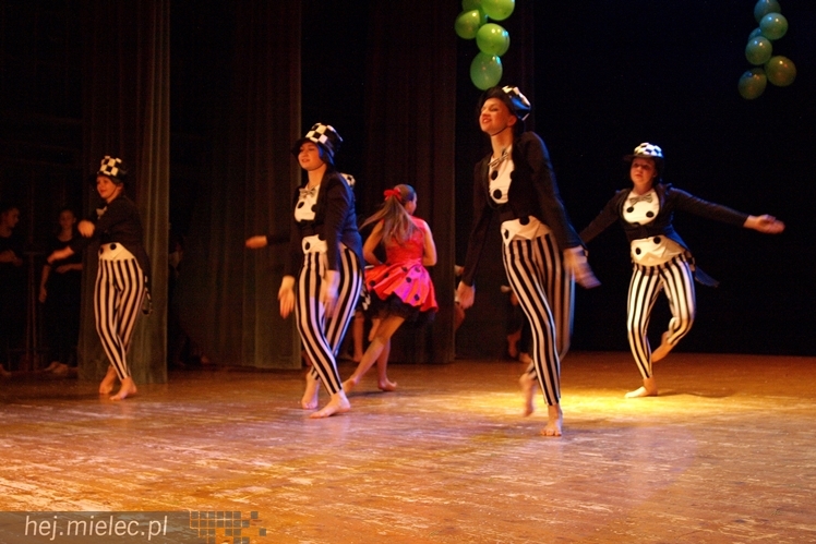 XIII Przegląd Zespołów Tanecznych ?Pasikonik 2014?