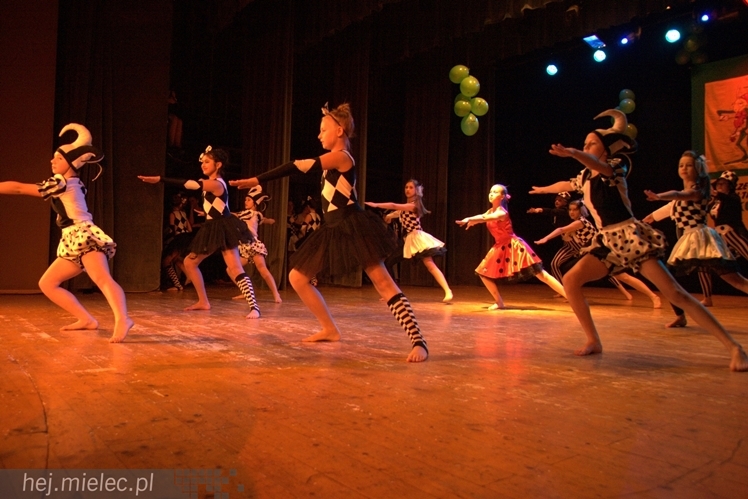 XIII Przegląd Zespołów Tanecznych ?Pasikonik 2014?