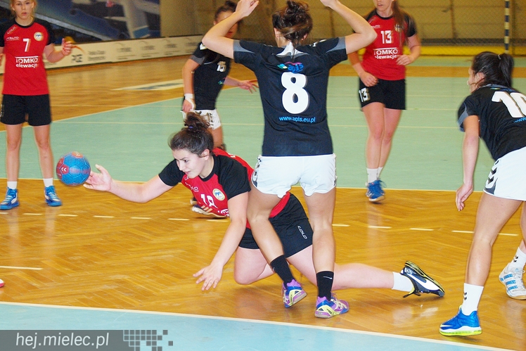 UKS Orlik Mielec w meczu juniorek piłkarek ręcznych