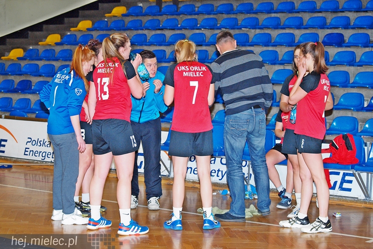 UKS Orlik Mielec w meczu juniorek piłkarek ręcznych