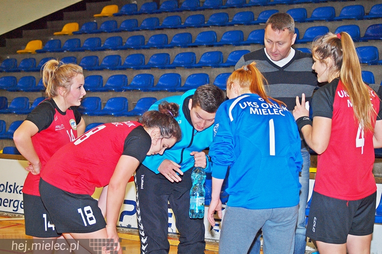 UKS Orlik Mielec w meczu juniorek piłkarek ręcznych