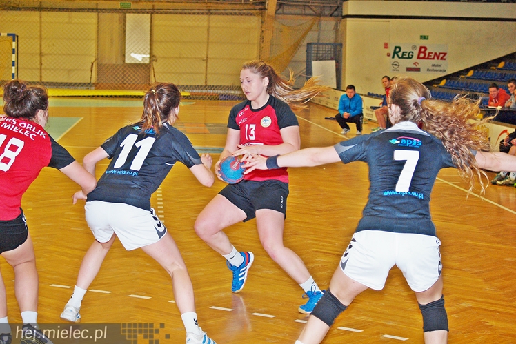 UKS Orlik Mielec w meczu juniorek piłkarek ręcznych