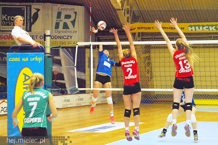 Siatrkarki Szóstki mierzyły się z liderem 2 ligi