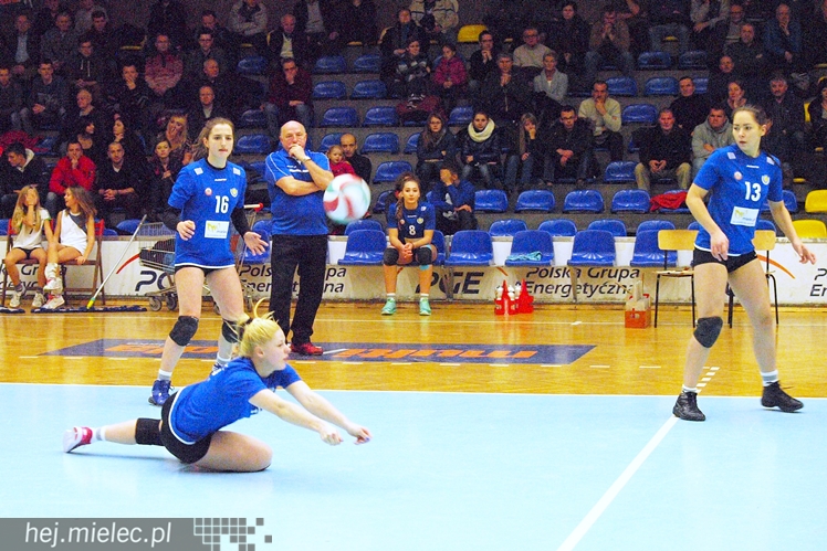 Siatrkarki Szóstki mierzyły się z liderem 2 ligi