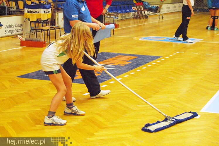 Siatrkarki Szóstki mierzyły się z liderem 2 ligi