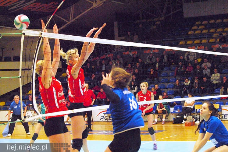 Siatrkarki Szóstki mierzyły się z liderem 2 ligi