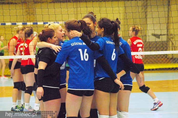 Siatrkarki Szóstki mierzyły się z liderem 2 ligi