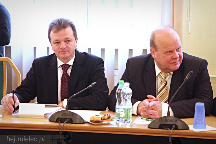 Pierwsza sesja Rady Powiatu V kadencji ? ślubowanie radnych i wybór nowego starosty