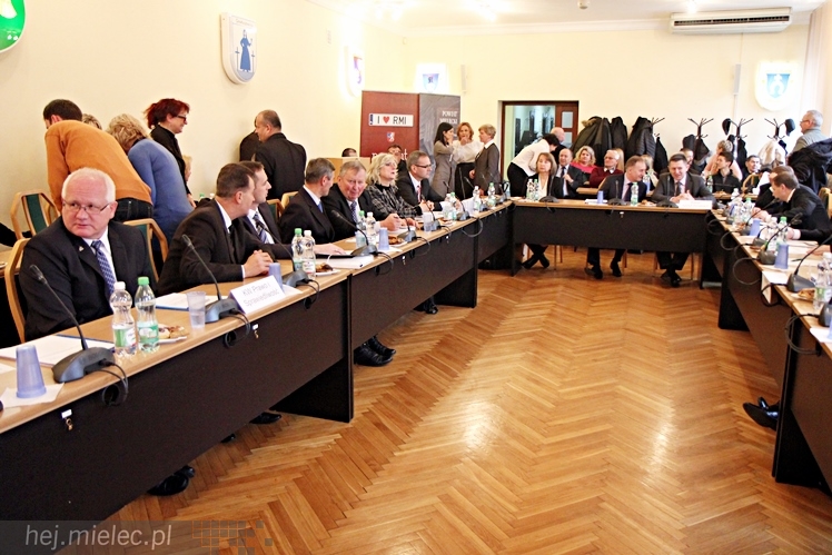 Pierwsza sesja Rady Powiatu V kadencji ? ślubowanie radnych i wybór nowego starosty