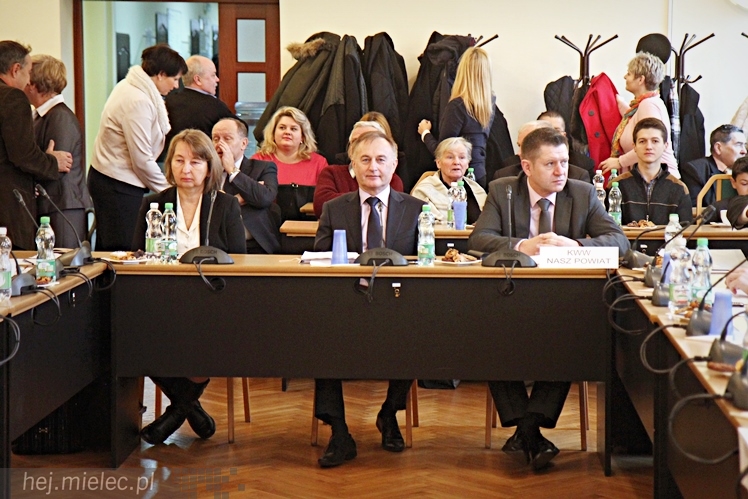 Pierwsza sesja Rady Powiatu V kadencji ? ślubowanie radnych i wybór nowego starosty