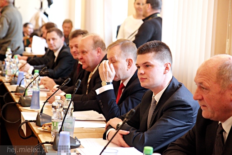 Pierwsza sesja Rady Powiatu V kadencji ? ślubowanie radnych i wybór nowego starosty