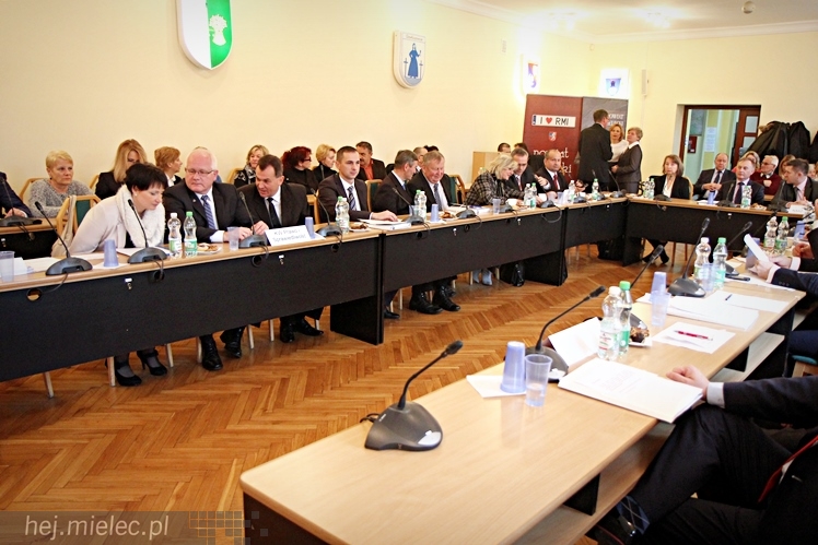 Pierwsza sesja Rady Powiatu V kadencji ? ślubowanie radnych i wybór nowego starosty