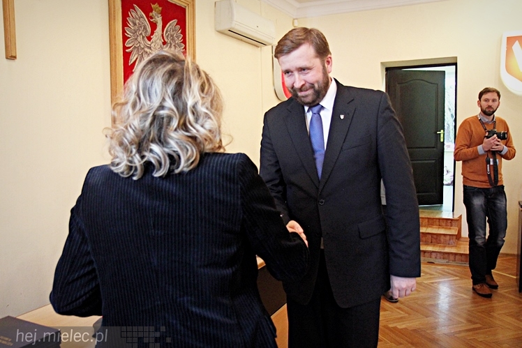 Pierwsza sesja Rady Powiatu V kadencji ? ślubowanie radnych i wybór nowego starosty