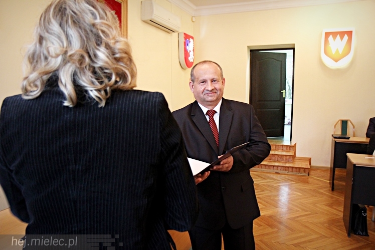 Pierwsza sesja Rady Powiatu V kadencji ? ślubowanie radnych i wybór nowego starosty