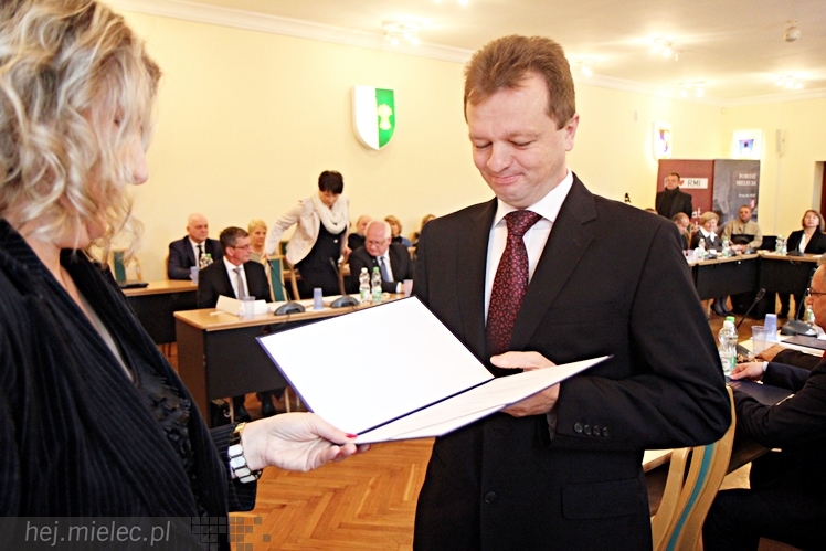 Pierwsza sesja Rady Powiatu V kadencji ? ślubowanie radnych i wybór nowego starosty