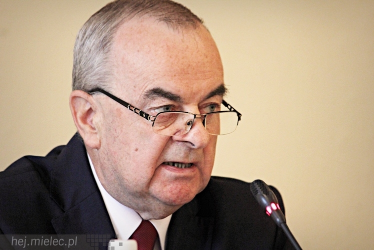 Pierwsza sesja Rady Powiatu V kadencji ? ślubowanie radnych i wybór nowego starosty