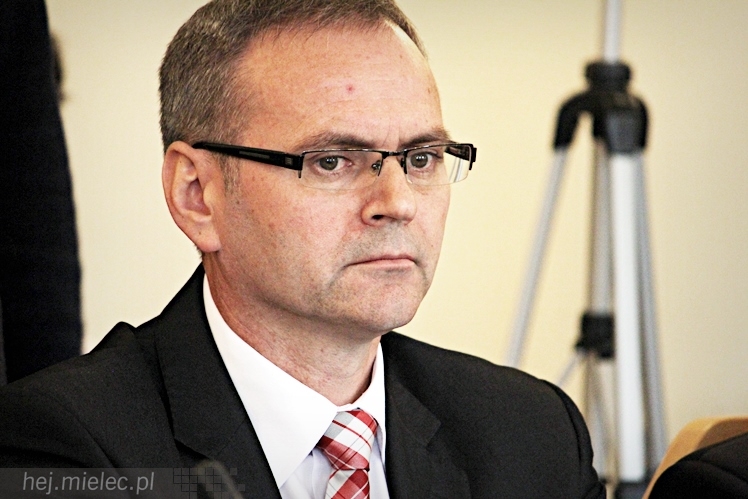 Pierwsza sesja Rady Powiatu V kadencji ? ślubowanie radnych i wybór nowego starosty