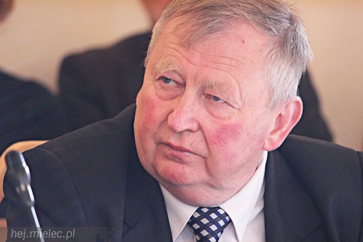 Pierwsza sesja Rady Powiatu V kadencji ? ślubowanie radnych i wybór nowego starosty