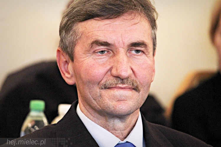 Pierwsza sesja Rady Powiatu V kadencji ? ślubowanie radnych i wybór nowego starosty