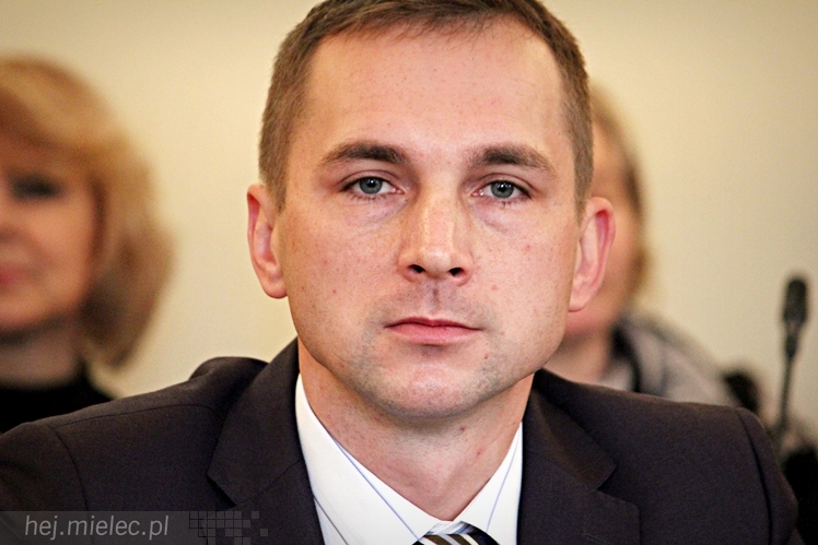 Pierwsza sesja Rady Powiatu V kadencji ? ślubowanie radnych i wybór nowego starosty