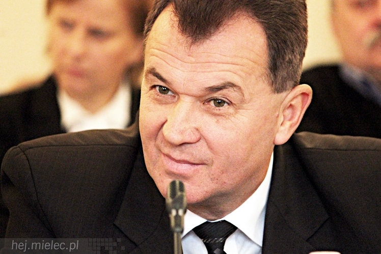 Pierwsza sesja Rady Powiatu V kadencji ? ślubowanie radnych i wybór nowego starosty