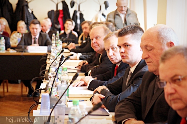 Pierwsza sesja Rady Powiatu V kadencji ? ślubowanie radnych i wybór nowego starosty