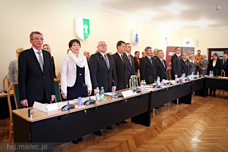 Pierwsza sesja Rady Powiatu V kadencji ? ślubowanie radnych i wybór nowego starosty