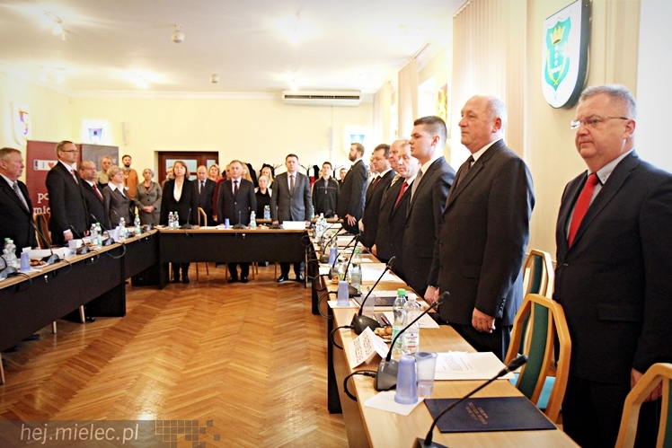 Pierwsza sesja Rady Powiatu V kadencji ? ślubowanie radnych i wybór nowego starosty