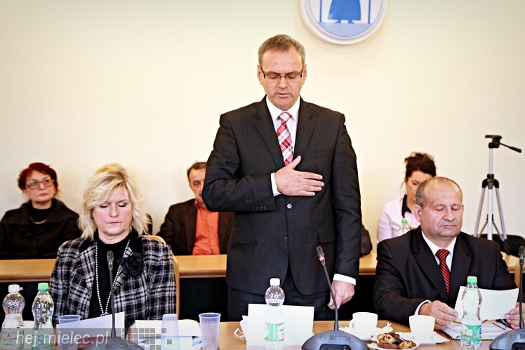 Pierwsza sesja Rady Powiatu V kadencji ? ślubowanie radnych i wybór nowego starosty