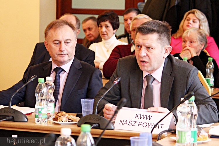 Pierwsza sesja Rady Powiatu V kadencji ? ślubowanie radnych i wybór nowego starosty