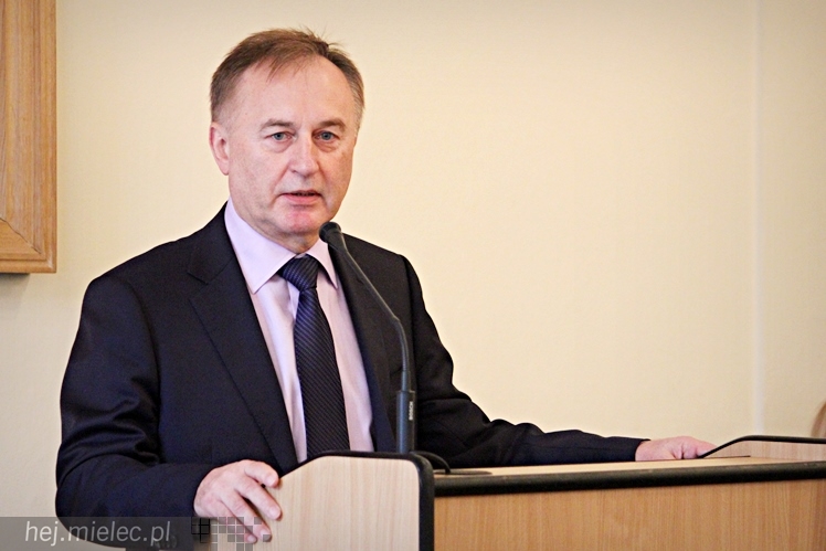 Pierwsza sesja Rady Powiatu V kadencji ? ślubowanie radnych i wybór nowego starosty