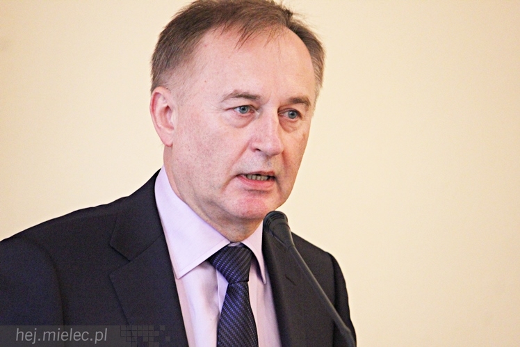 Pierwsza sesja Rady Powiatu V kadencji ? ślubowanie radnych i wybór nowego starosty