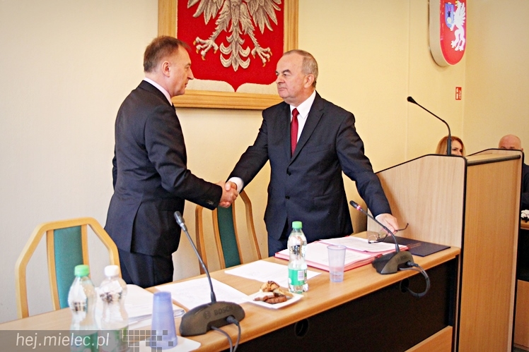 Pierwsza sesja Rady Powiatu V kadencji ? ślubowanie radnych i wybór nowego starosty