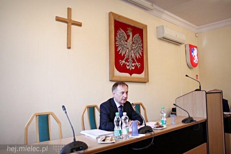 Pierwsza sesja Rady Powiatu V kadencji ? ślubowanie radnych i wybór nowego starosty